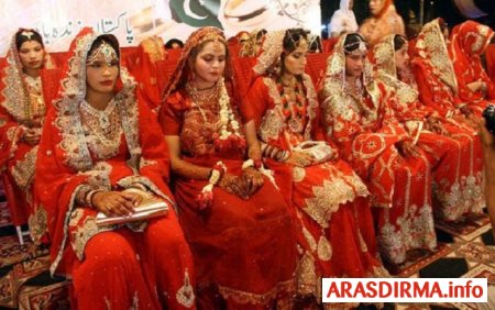 Pakistanda 100 cütlük eyni anda evləndi – Fotolar