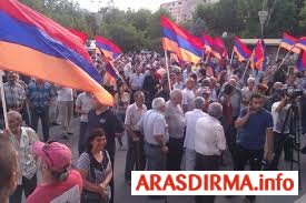 Ermənistanda ARA QARIŞDI: Tovuz olaylarına görə xalq AYAĞA QALXDI