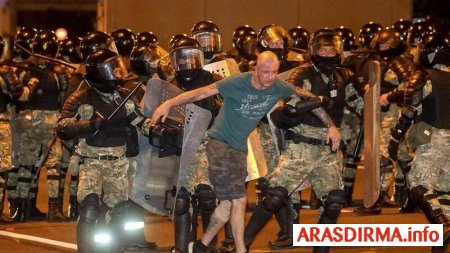 Belarusda GƏRGİNLİK: Etiraz aksiyaları başladı - FOTO