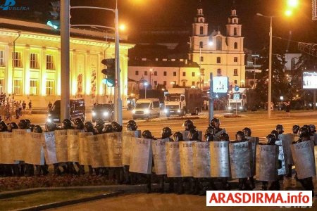 Belarusda GƏRGİNLİK: Etiraz aksiyaları başladı - FOTO