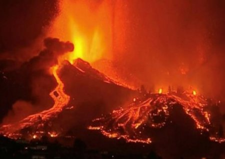 İspaniyaya 400 milyard dollar ziyan vuran vulkanın lavaları sürətlə irəliləyir