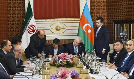 Azərbaycan-İran sənədləri imzalanıb.