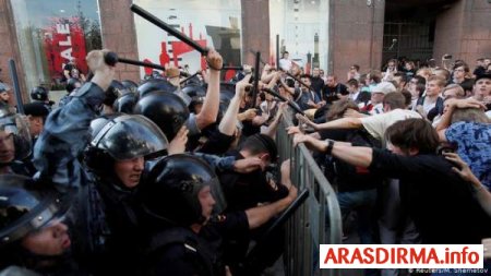 Moskvada etiraz: polis 1100 nəfərə yaxın aksiyaçını həbs etdi