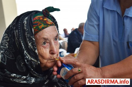 Əlindəki son konfeti övladına saxlayan atılmışlar: Onların adı çarəsizlik 