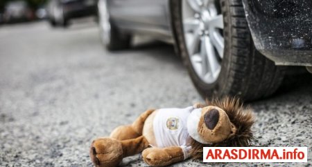 Binəqədi rayonunda avtomobil 2 yaşlı körpəni vurdu