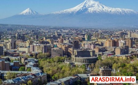 Yerevanda etirazçılar Soros Fondunun ofisini talan ediblər