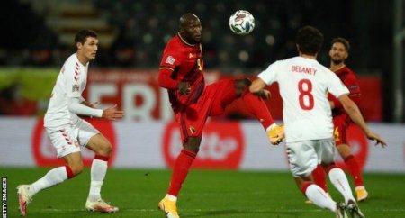 Danimarka - Belçika oyunu dayandırıldı - SƏBƏB