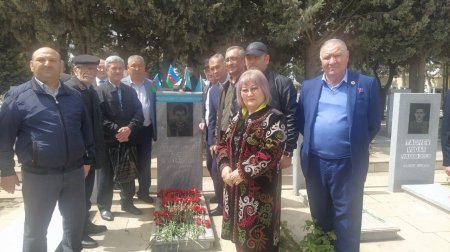 28 ildir itkin hesab olunan qazax əsgər Şəhidlər Xiyabanında tapıldı - Ailəsi ilk dəfə məzarı başında - FOTO