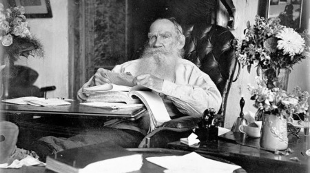 Qumara qurşandı, evini uduzdu – Tolstoy haqqında BİLMƏDİKLƏRİMİZ
