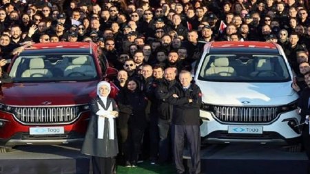 Ərdoğan Türkiyənin ilk elektromobilini təqdim etdi (FOTO)