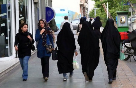 “İranda təhsil alan azərbaycanlı qızların hamısının bakirəlikləri pozulur” - ETİRAF