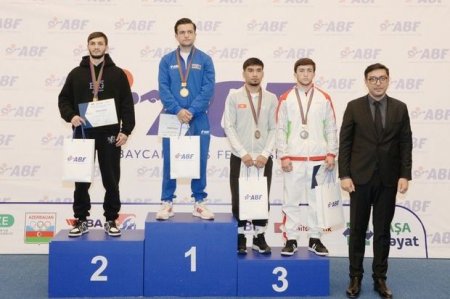 Azərbaycan boksçuları Bakıdakı beynəlxalq turnirdə 21 medal qazanıblar - YENİLƏNİB + FOTO