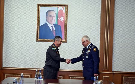 Azərbaycan müdafiə nazirinin müavini təqaüdə yola salındı.